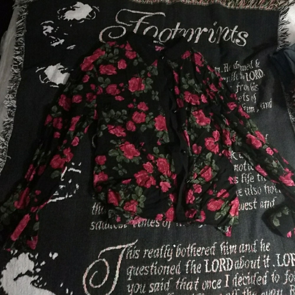 Hot Topic floral shirt